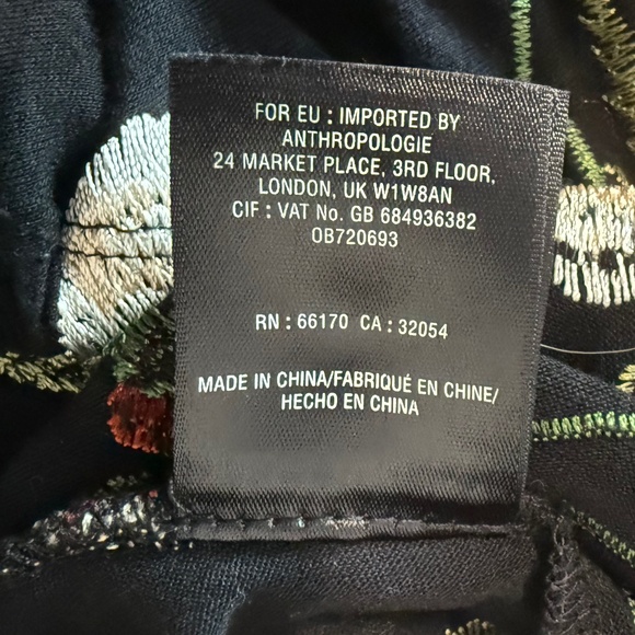 AKEMI + KIN Women’s V-Neck Embroidered Floral Oversized Top (Size XS/S) - Picture 11 of 15